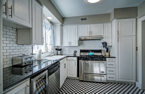 Fondren House | Home in the Heart of Fondren Near Everything