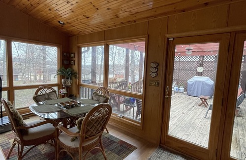Poplar Bluff House | Home Sweet Home, Spacious Sunroom & Fun Deck!
