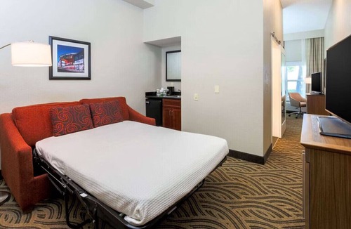 Ellendale Hotel | Hot Pick! 1BR Suite w/Free Breakfast, Pool&Gym