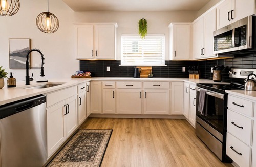 Kimberling City House | Hot Tub, Lake & Mtn Views, King Beds, Bunk Room