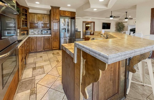 Beaver Shores House | House and Apt on Beaver Lake w/Beach & boat ramp