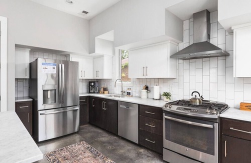 Inglewood House | House with Fenced-In Yard and Rooftop Deck, 3 miles to Downtown
