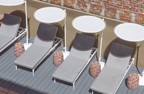South Main Historic District Apartment | Huge 6-BR Loft Apt, Perfect for Groups