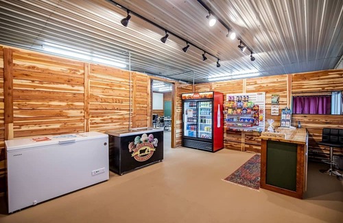 Cassville RV Rental | Impressive Glamping Tented Cabin in Cassville, Missouri