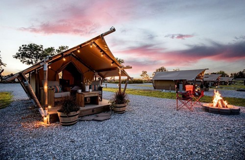 Cassville RV Rental | Impressive Glamping Tented Cabin in Cassville, Missouri