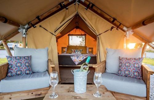 Cassville Other | Impressive Glamping Tented Cabin in Cassville, Missouri