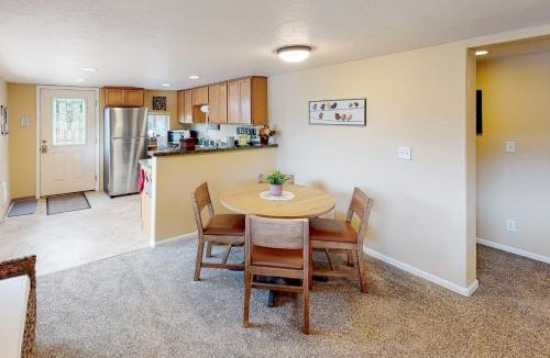 Friendly House | Jefferson Joy