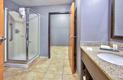 Bryant Hotel | La Quinta Inn & Suites by Wyndham Little Rock - Bryant