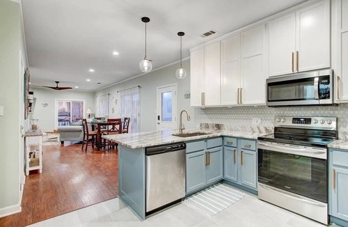 Jones Mills Apartment | Lake Catherine 2 Bedroom w. Ensuite Bath, Incredible Lake views 2 car garage