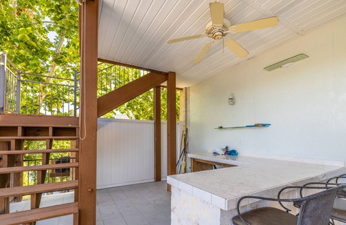 Piney House | Lake Hamilton House with Pool and Hot Tub!