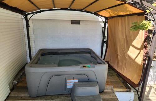 Piney House | Lake Haven Chateau - Hot Tub, Game Room, Pontoon Boat, 3BR, 3 Bathroom