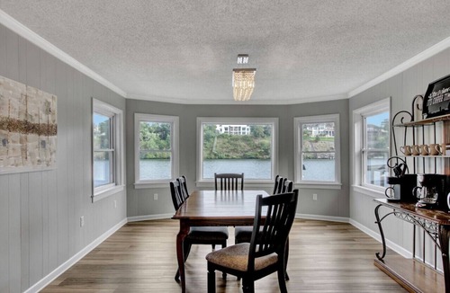 Piney House | Lake Haven Chateau (On Lake Hamilton)
