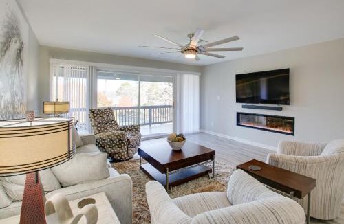 Lake Hamilton House | Lake-View Balcony, Resort Perks: Hot Springs Condo