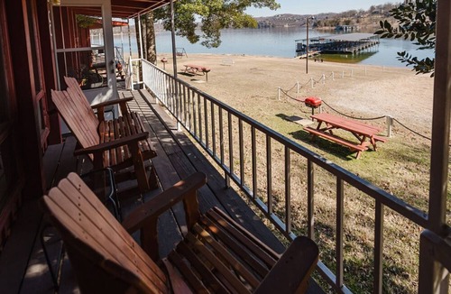 Ridgedale Cabin | Lakefront Cabin #6 - Steps from Table Rock Lake at Happy Hollow Resort