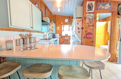 Lake Hamilton Cabin | Lakefront Cottage Retreat - 5 Miles from Oaklawn