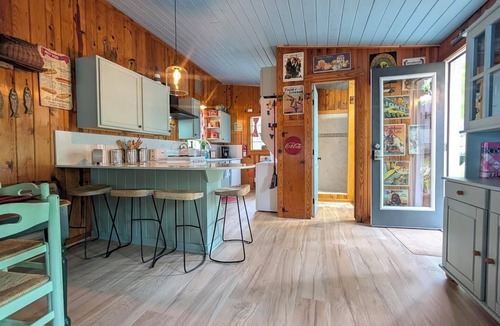 Lake Hamilton Cabin | Lakefront Cottage Retreat - 5 Miles from Oaklawn