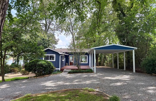 Rockwell House | Lakefront Escape | Private Dock | Sleeps 24