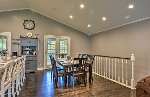 Piney House | Lakefront Home w/Private Dock in Hot Springs!