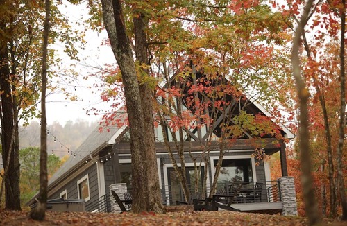 Mena Cabin | Lakeside | Hot Tub | Kayaks | Fishing