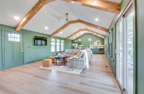 Eagle Rock House | Lakeview Ozark Oasis w/Deck: 3 Mi to Marina!