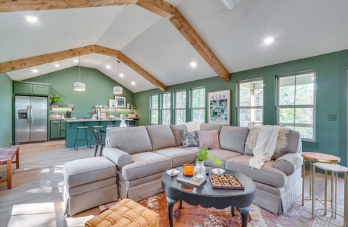 Eagle Rock House | Lakeview Ozark Oasis w/Deck: 3 Mi to Marina!