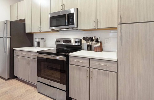 Cordova Apartment | Landing | Beautiful 1BD, Clubhouse, Pool
