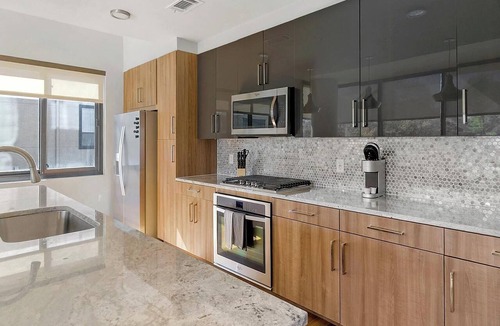 Houston Apartment | Landing | Beautiful 2BD, Pool, Tennis Court