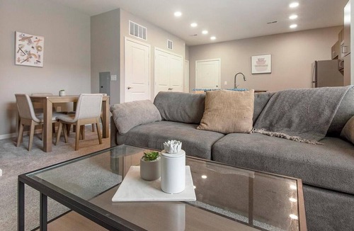 Chesterfield Apartment | Landing | Chic 1BD, Gym, Courtyard