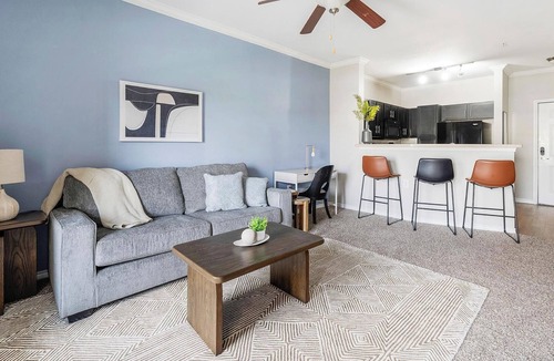 Del Mar Apartment | Landing | Chic 1BD, Clubhouse