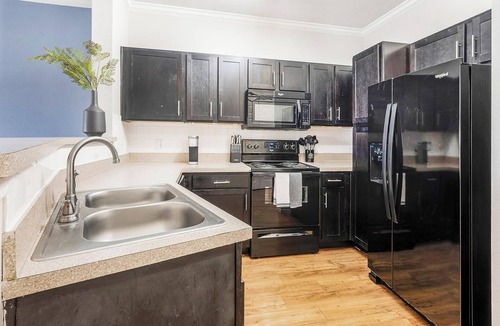 Del Mar Apartment | Landing | Chic 1BD, Clubhouse