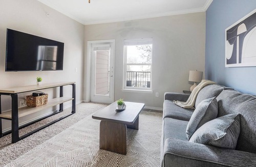 Del Mar Apartment | Landing | Chic 1BD, Clubhouse
