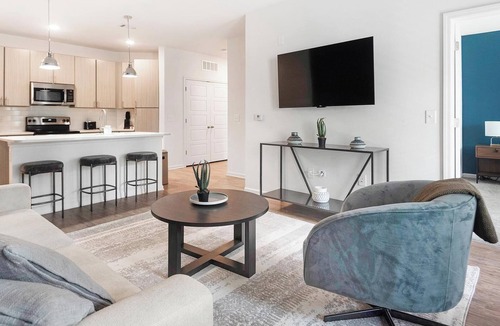 Cordova Apartment | Landing | Spectacular 1BD, Pool, Gym