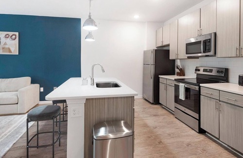 Cordova Apartment | Landing | Spectacular 1BD, Pool, Gym