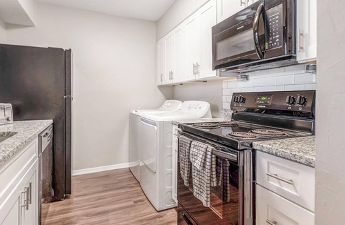 Cordova Apartment | Landing | Spectacular 2BD, Gym, Game Room