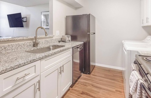 Cordova Apartment | Landing | Spectacular 2BD, Gym, Game Room