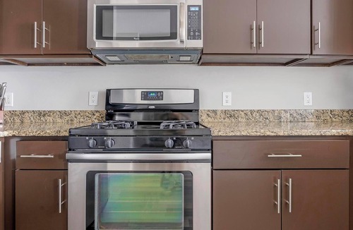 Bayonne Apartment | Landing | Stylish 1BD, Gym, Game Room