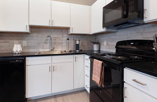 Pinch District Apartment | Landing | Stylish 1BD, Gym, Rooftop Lounge