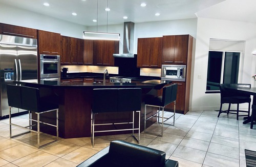 Bountiful House | Large Gorgeous Modern Home