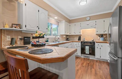 Mount Ida House | Large Luxurious 3/3 Lake Home