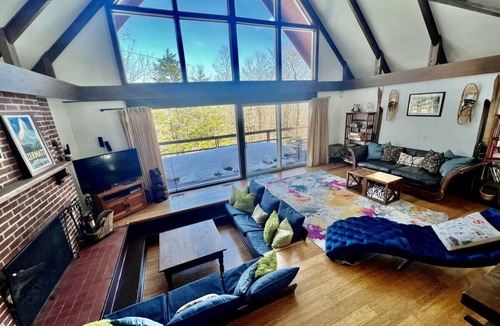 Stratton and Bromley Ski Areas House | Less the 1 mile to Bromley!