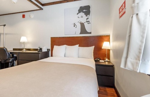 Hunters Point Hotel | LIC Hotel