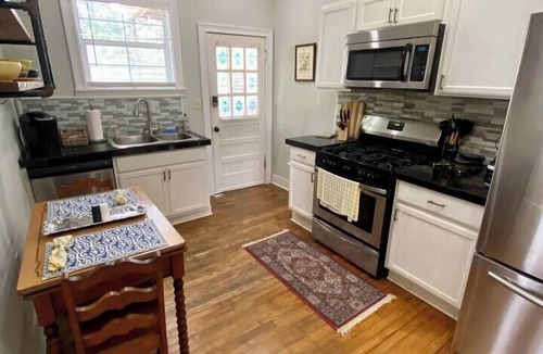 Greater Belhaven Apartment | Lovely 1 BR unit across from Belhaven Town Center