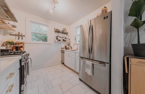 Caddo Heights-South Highlands House | Lux 1-bedroom Guest House, With Washer and Dryer In South Highland, Shreveport