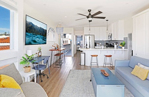 San Clemente Apartment | Lux Penthouse Steps to Beach AC Bikes Pets