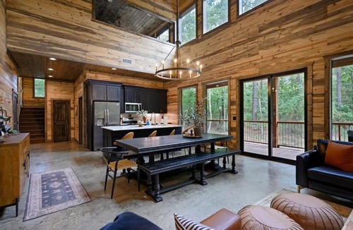 Pickens House | Luxe Cabin, 4BR, Hot Tub, ATV Trail, Dog Friendly