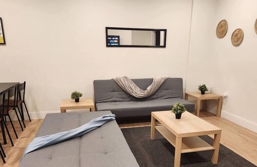 Union City Apartment | Luxurious 2 - Bedroom Gem minutes to NYC!