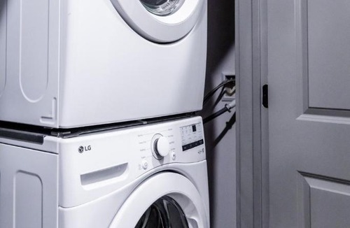 West New York Apartment | Luxurious and Spacious Apt with Parking 20 min to NYC