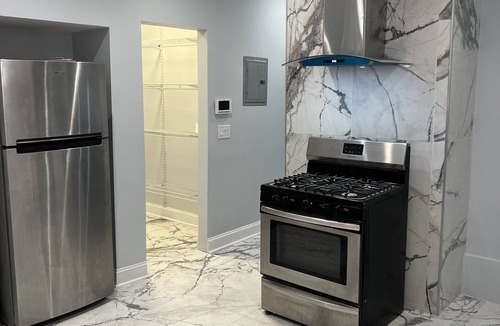Newark Apartment | Luxuriously furnished 4 bedroom apartment