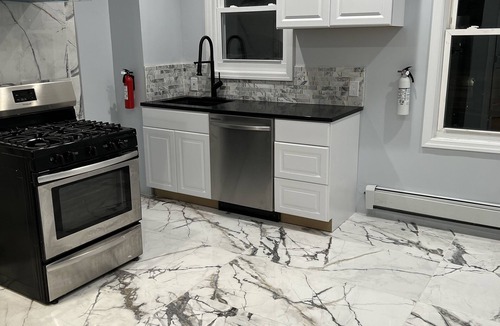 Newark Apartment | Luxuriously furnished 4 bedroom apartment