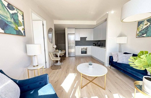Alphabet City Apartment | Luxury 1BR - Balcony- Elevator - Gym - Lounge -Rooftop -In Unit Laundry - Manhattan